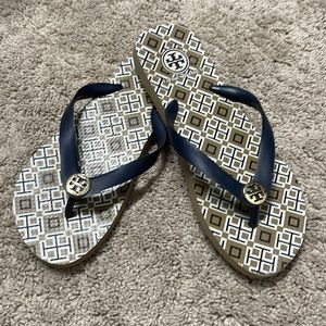 EUC -  Authentic Tory Burch Flip flops (size 8)